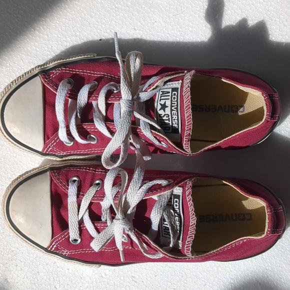 Converse Other - SALE💥 Converse, size 3, maroon/red